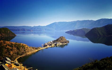 Lugu Lake .